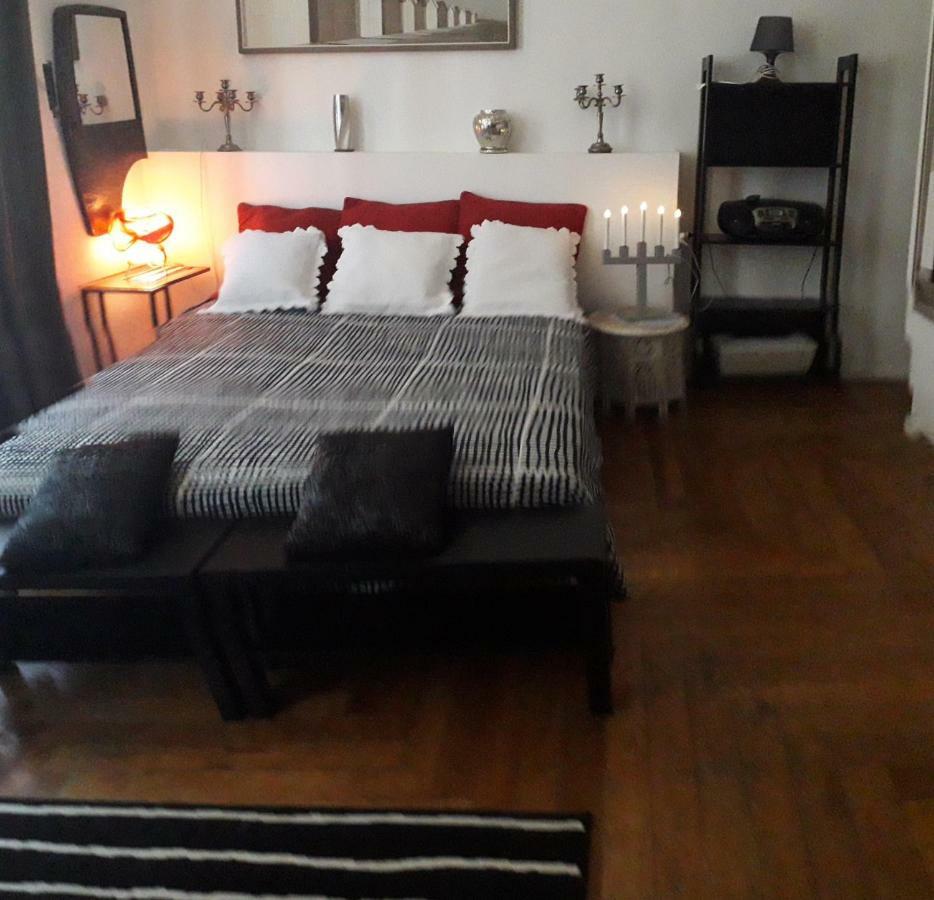 Centro Citta Teatro Hotel Триест Екстериор снимка