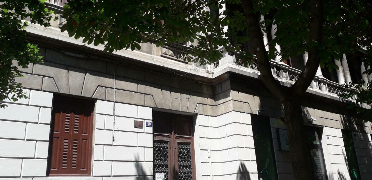 Centro Citta Teatro Hotel Триест Екстериор снимка